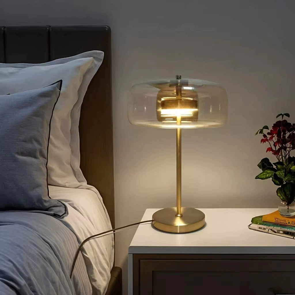 Lampe de table en verre ambré